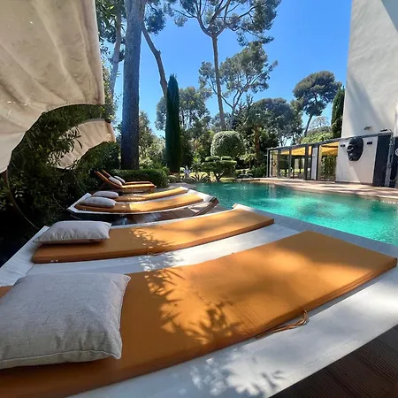 Villa Un Joyau Vue Cap D'antibes Piscine Body Fitness Sauna & *